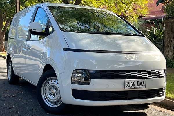 2026 Hyundai STARIA LOAD